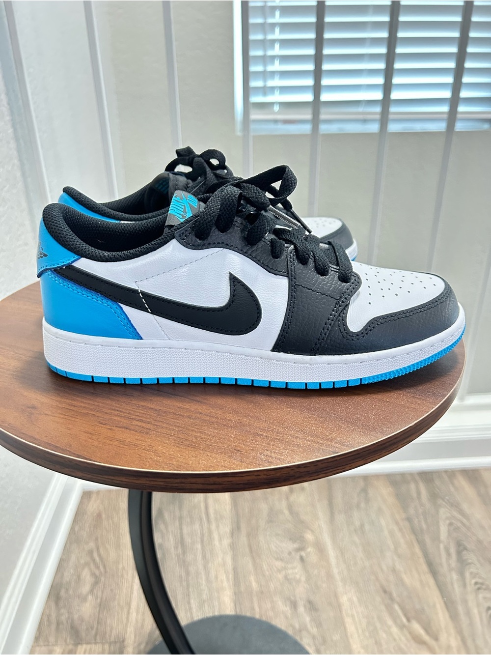 Jordan Low Top Sneakers White Black Blue